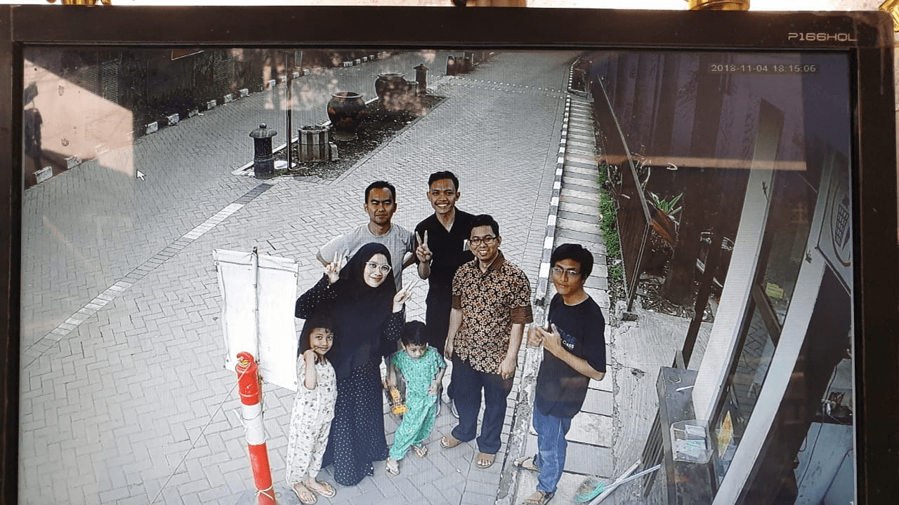 Pemanfaatan Aplikasi CCTV Untuk Monitoring Keamanan di Area Pesona Bali Residence Pemanfaatan Aplikasi CCTV Untuk Monitoring Keamanan di Area Pesona Bali Residence