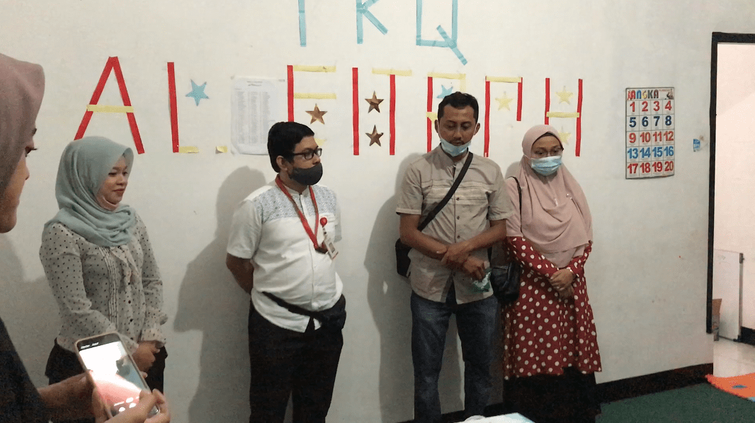 Pengenalan Public Speaking Untuk Meningkatkan Kompetensi Guru DTA Al-Fitroh