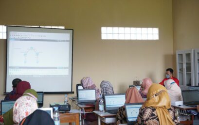 PELATIHAN PENGENALAN JARINGAN NIRKABEL DAN PENGOPERASIAN ROUTER SERTA ACCESS POINT BAGI SMK BINA PUTRA BANDUNG